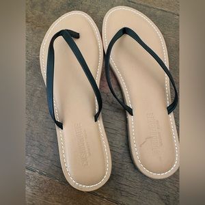Flip flops size 7.5